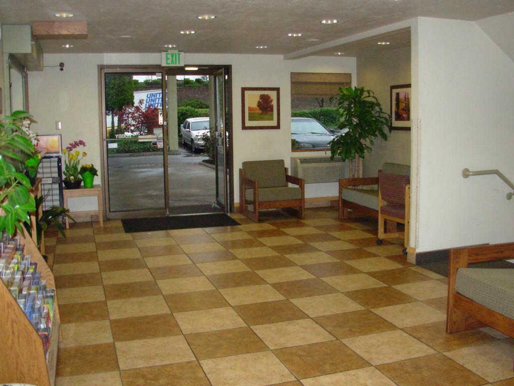 Red Lion Inn And Suites Federal Way Exterior photo